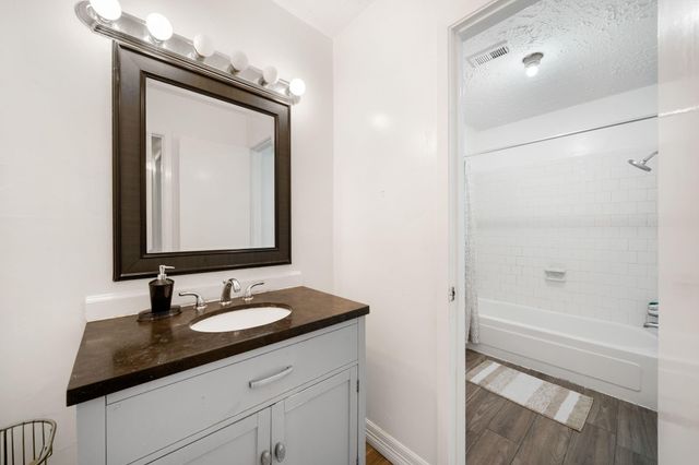 7272 Crownwest Street 7272, Houston, TX 77072