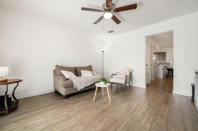 7272 Crownwest Street 7272, Houston, TX 77072