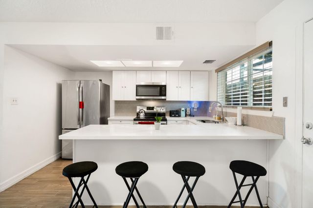 7272 Crownwest Street 7272, Houston, TX 77072