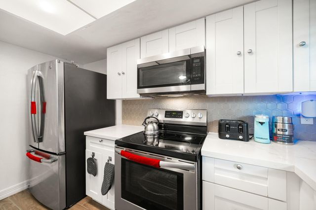 7272 Crownwest Street 7272, Houston, TX 77072