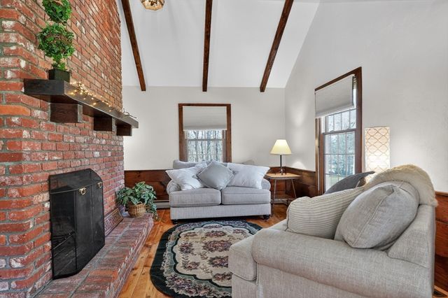 20 Stratton Rd, Grafton, MA 01519