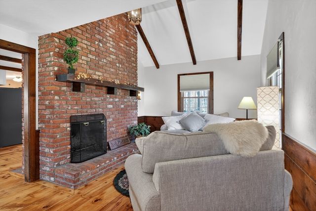 20 Stratton Rd, Grafton, MA 01519