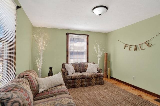 20 Stratton Rd, Grafton, MA 01519