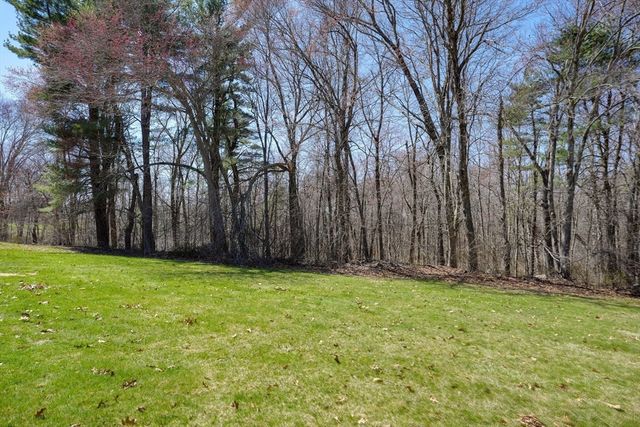 20 Stratton Rd, Grafton, MA 01519