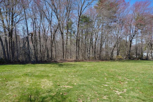20 Stratton Rd, Grafton, MA 01519