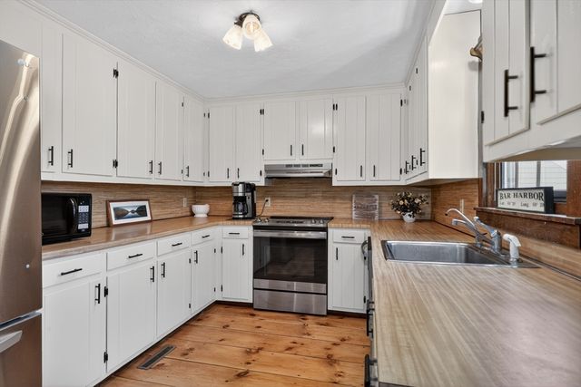 20 Stratton Rd, Grafton, MA 01519