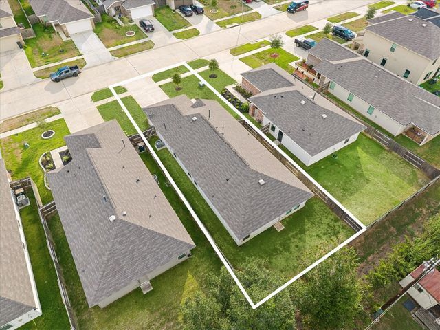 328 Riverwood Village Lane, Sealy, TX 77474