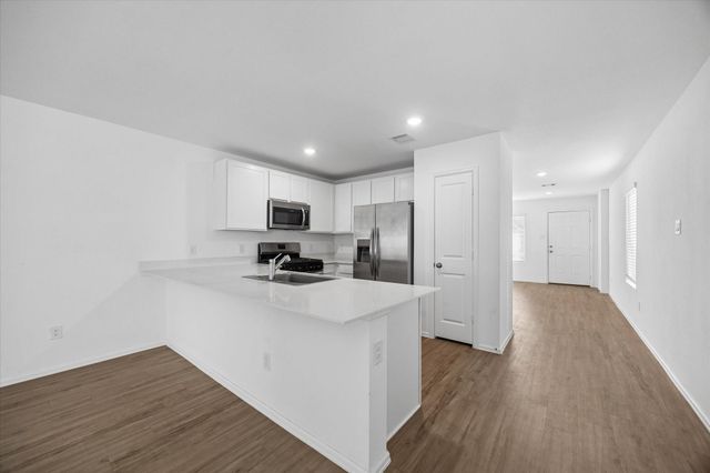 328 Riverwood Village Lane, Sealy, TX 77474