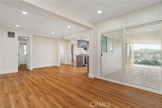 3945 Bradford 111, La Verne, CA 91750