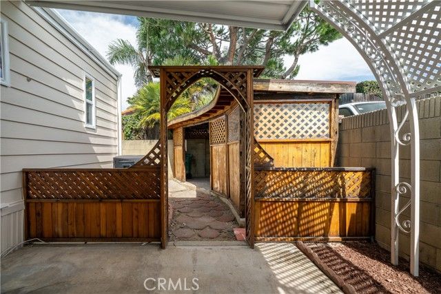 3945 Bradford 111, La Verne, CA 91750