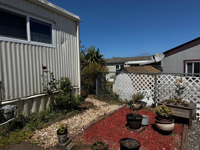 2208 Royal Drive, Fortuna, CA 95540