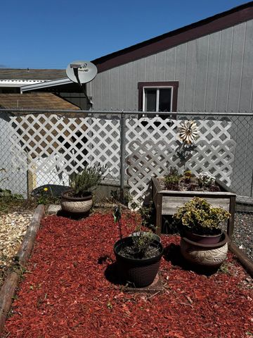 2208 Royal Drive, Fortuna, CA 95540