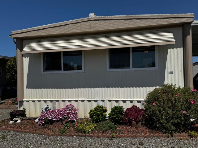 2208 Royal Drive, Fortuna, CA 95540