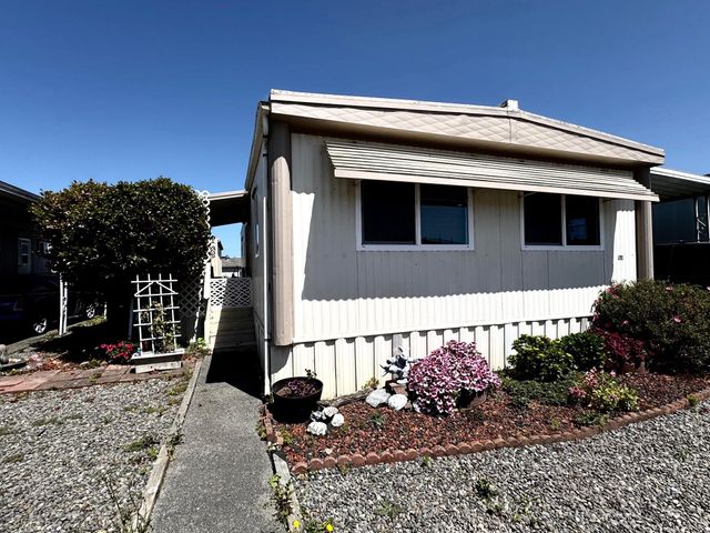 2208 Royal Drive, Fortuna, CA 95540