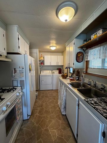 2208 Royal Drive, Fortuna, CA 95540