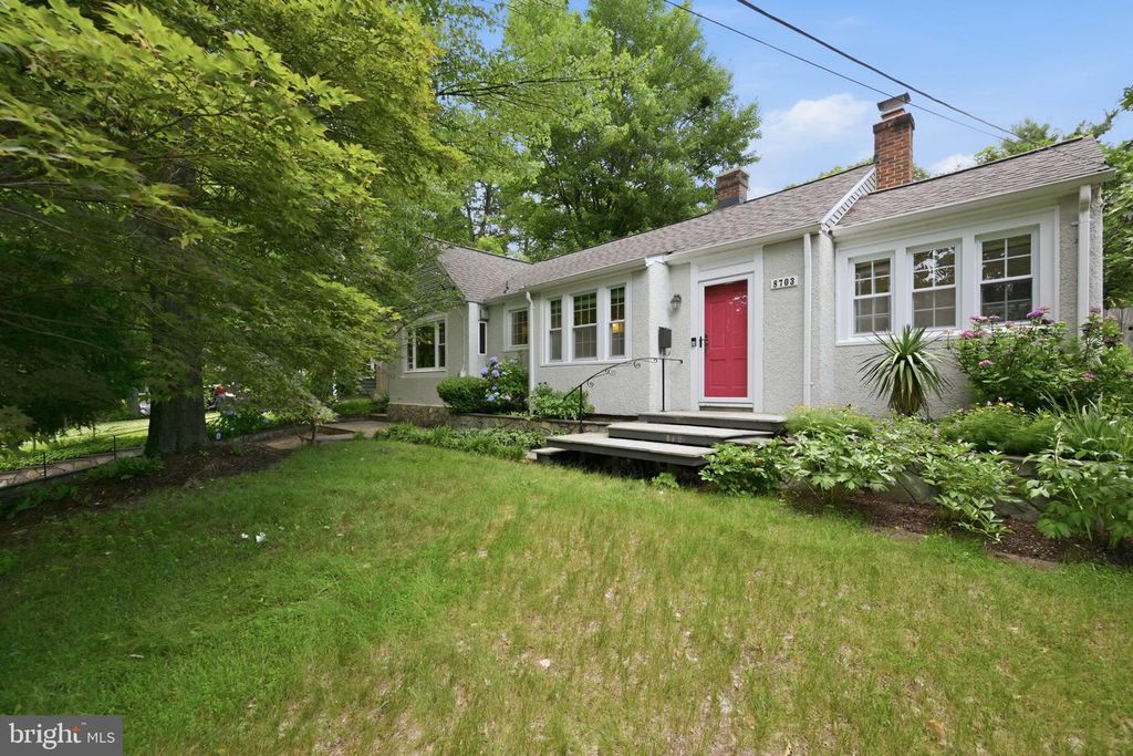 8703 READING RD, Silver Spring, MD 20901