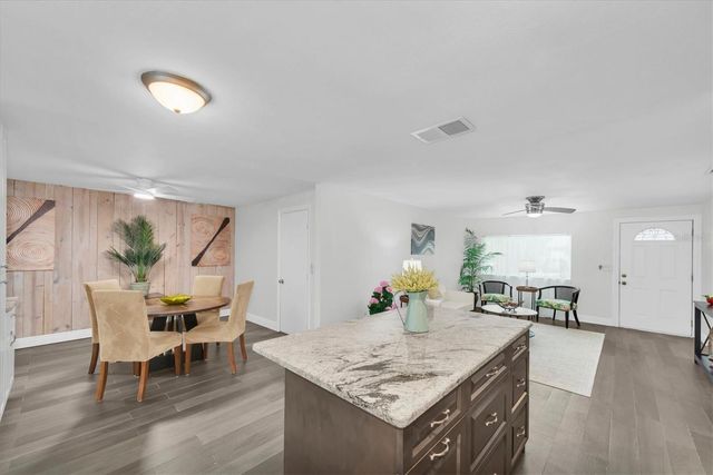 650 TIMBER BAY CIRCLE W, Oldsmar, FL 34677