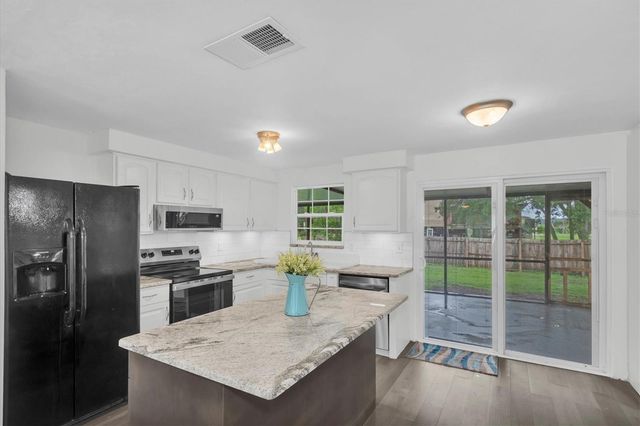650 TIMBER BAY CIRCLE W, Oldsmar, FL 34677