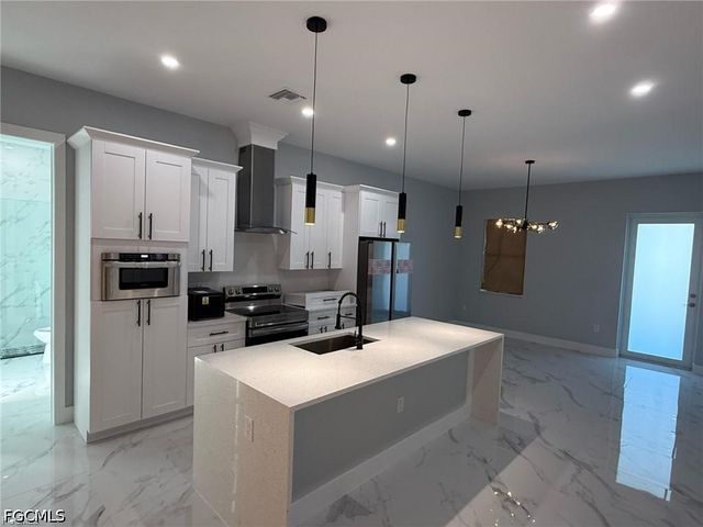 705 Ledge ST, Lehigh Acres, FL 33972