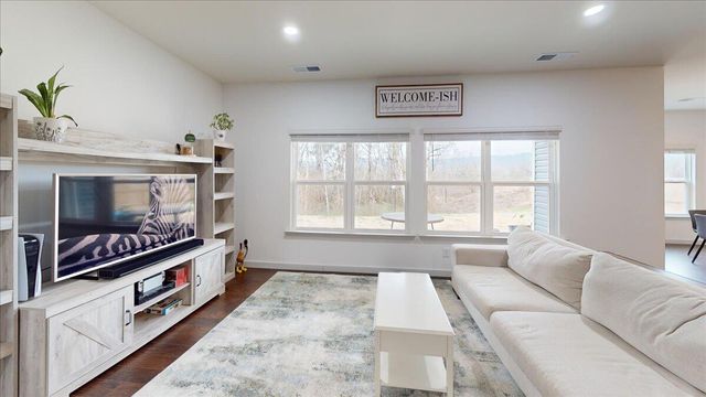 5859 Prickly Loop, Ooltewah, TN 37363