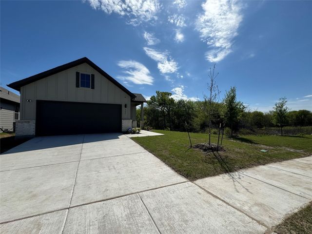3621 Chambers Drive, Farmersville, TX 75442