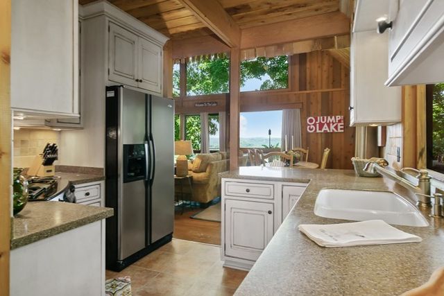 484 Bridgeview Pl, Smithville, TN 37166