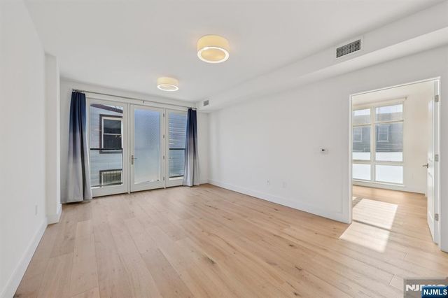 348 Baldwin Avenue 209, Jersey City, NJ 07306