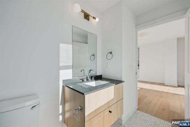 348 Baldwin Avenue 209, Jersey City, NJ 07306