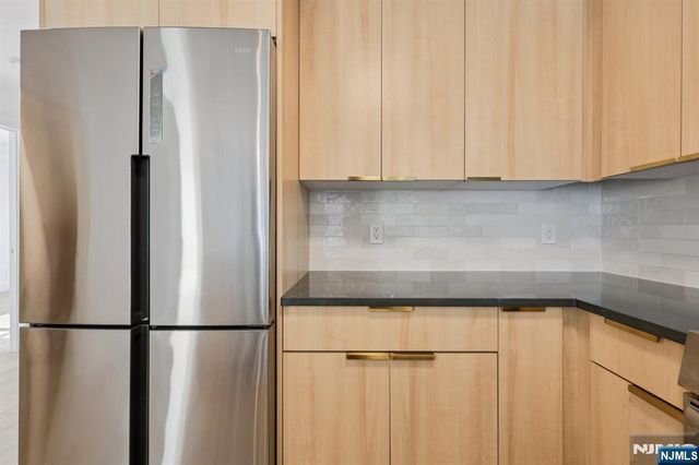 348 Baldwin Avenue 209, Jersey City, NJ 07306