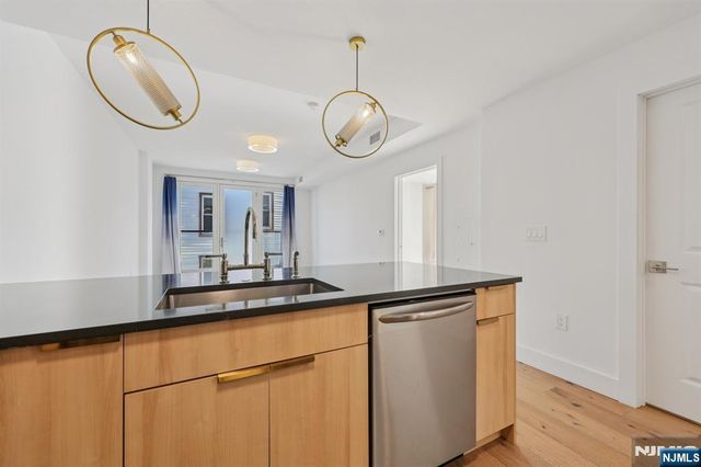 348 Baldwin Avenue 209, Jersey City, NJ 07306