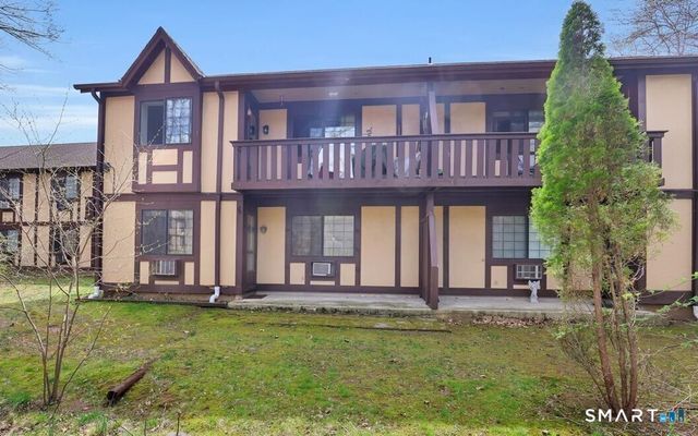215 Foxwood Lane 215, Milford, CT 06461