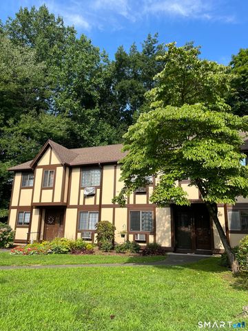 215 Foxwood Lane 215, Milford, CT 06461