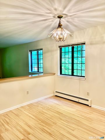 215 Foxwood Lane 215, Milford, CT 06461