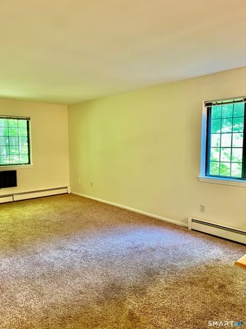 215 Foxwood Lane 215, Milford, CT 06461