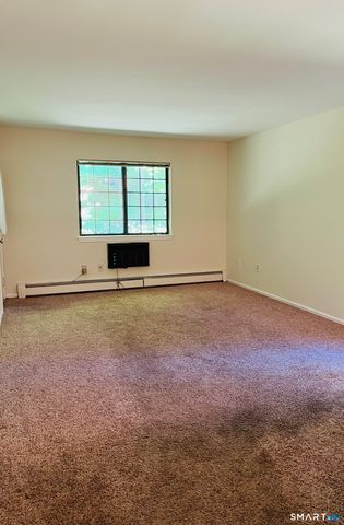 215 Foxwood Lane 215, Milford, CT 06461