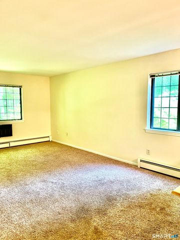 215 Foxwood Lane 215, Milford, CT 06461