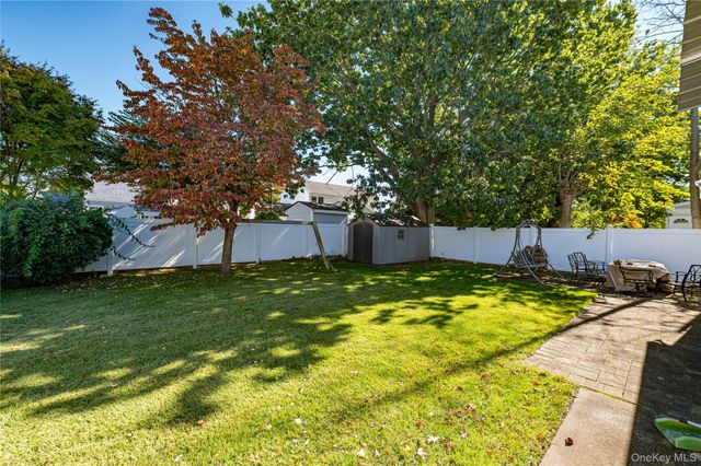 9 PO Lane, Hicksville, NY 11801