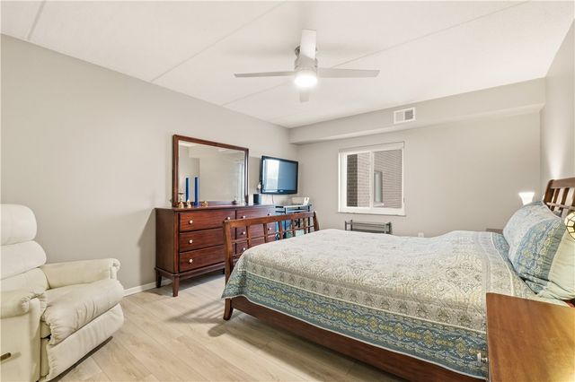 5600 Munhall Rd 501, Squirrel Hill, PA 15217