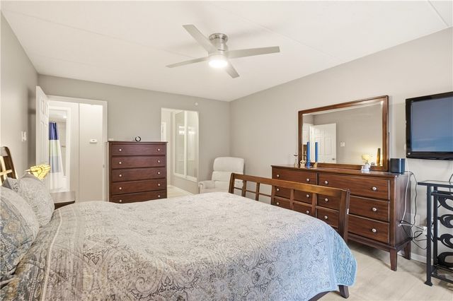 5600 Munhall Rd 501, Squirrel Hill, PA 15217