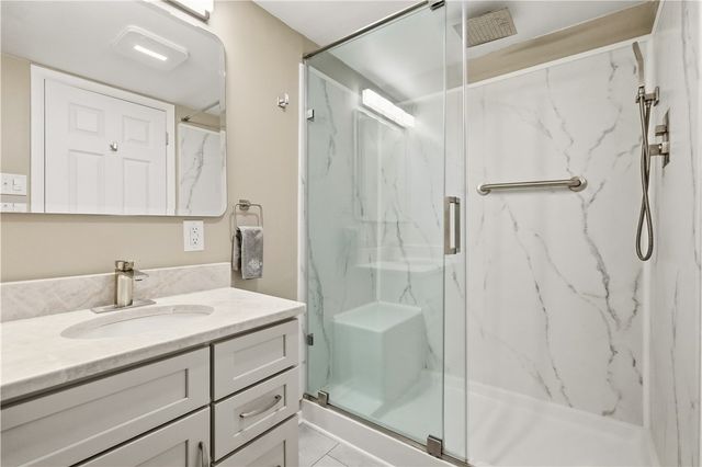 5600 Munhall Rd 501, Squirrel Hill, PA 15217