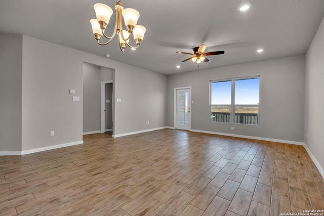 10411 Francisco, Converse, TX 78109