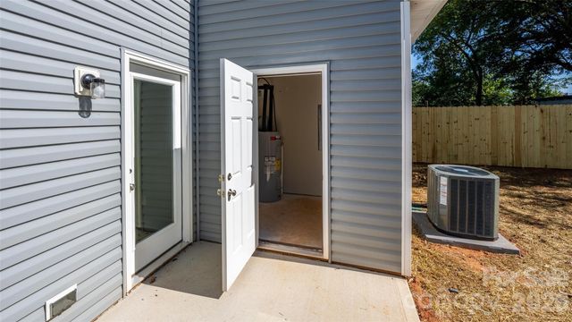 129 Broom Street, Statesville, NC 28677