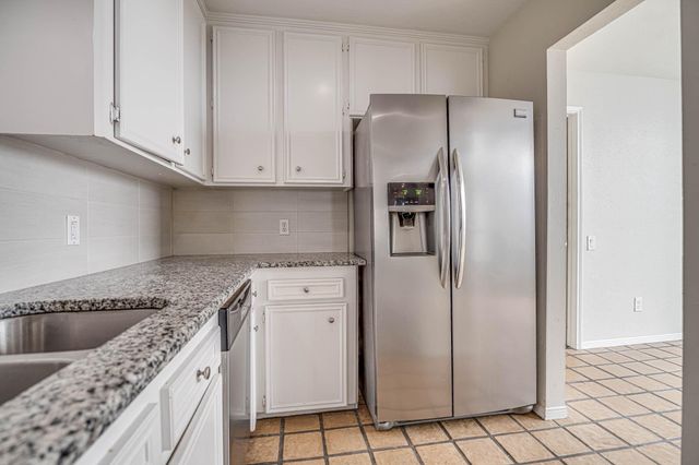 800 Country Place Drive 1301, Houston, TX 77079
