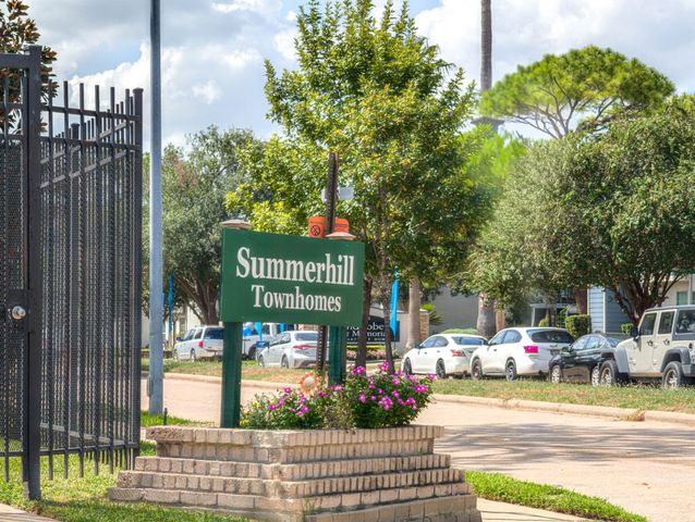 800 Country Place Drive 1301, Houston, TX 77079