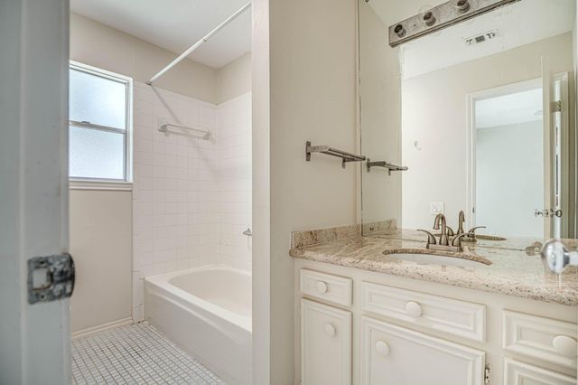 800 Country Place Drive 1301, Houston, TX 77079
