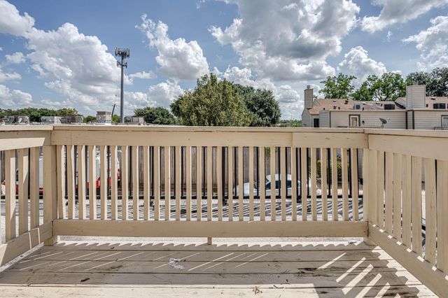 800 Country Place Drive 1301, Houston, TX 77079