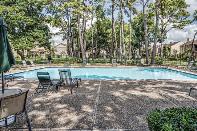 800 Country Place Drive 1301, Houston, TX 77079