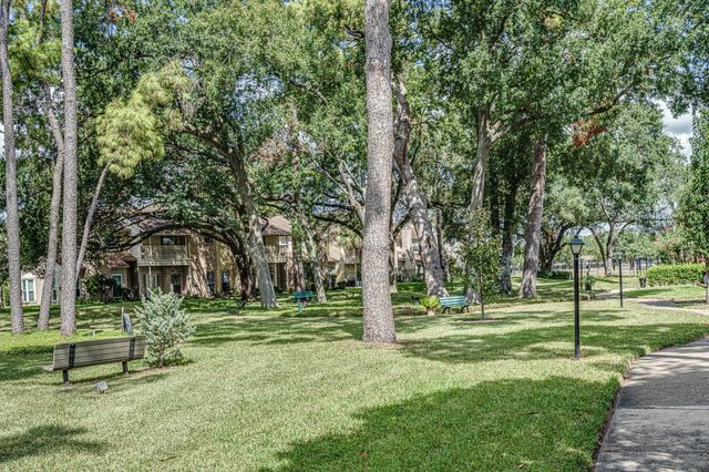 800 Country Place Drive 1301, Houston, TX 77079