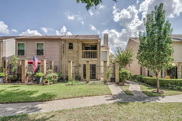 800 Country Place Drive 1301, Houston, TX 77079