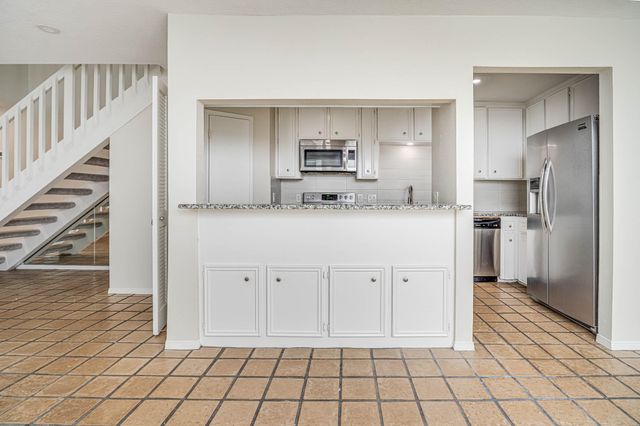 800 Country Place Drive 1301, Houston, TX 77079